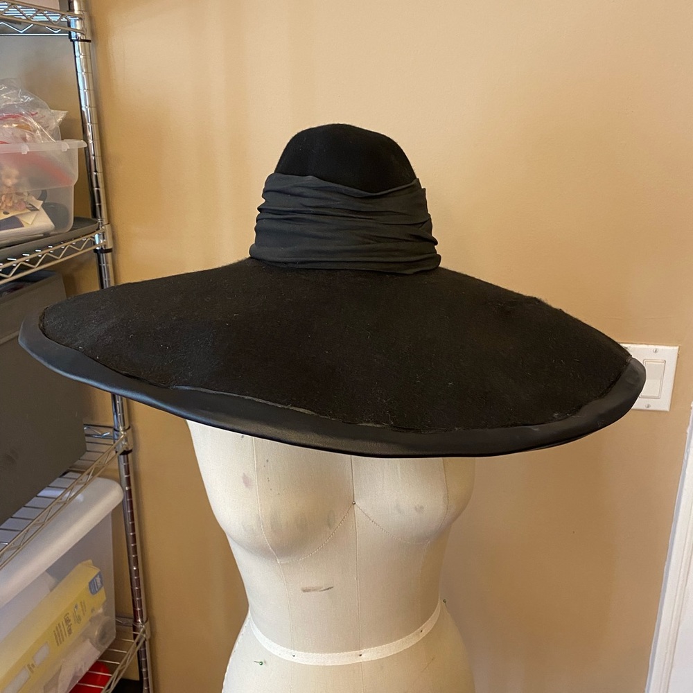 Lady Dimitrescu Hat
